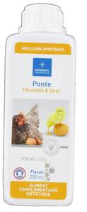  Ponte Fécondité et oeuf Volailles 250 ml

Pour poules, canards, oies, pintades, faisans, dindes

La période de ponte est un moment critique où l’oiseau voir ses besoins nutritionnels accrus.
Fécondité et oeuf Volailles 250 ml est recommandé pendant la période de reproduction.
Fécondité et oeuf Volailles 250 ml contribue à une bonne préparation des reproducteurs.
Fécondité et oeuf Volailles 250 ml assure un soutien au métabolisme propre aux pondeuses (quantité, poids moyen et qualité des oeufs)
Fécondité et oeuf Volailles 250 ml est un supplément nutritionnel liquide à donner dans l’eau de boisson pendant 5 jours consécutifs lors de la ponte.
L’action de est due à l’effet bénéfique de certaines vitamines :
Bitotine : la biotine est nécessaire à la croissance cellulaire, la production d’acides gras et au métabolisme des graisses et des acides aminés.
Vitamine PP : aide à l’assimilation des sucres et des protéines. 
Une carence en PP entraine une altération du pelage. Fécondité et oeuf Volailles 250 ml est recommandé pour éviter un retard de croissance des poussins et l’apparence ébouriffée des plumes

Mode d'emploi : Diluer 1 cuillère à soupe (= 15 ml) de Fécondité et oeuf Volailles dans 1 litres d'eau 

Fécondité et oeuf Volailles  : Flacon de 250 ml
