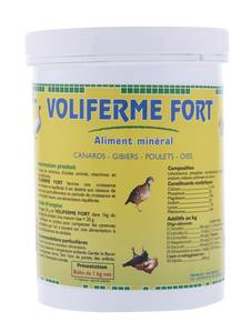 VOLIFERME FORT 1 KG

Spécialiste de l'alimentation et de la santé de la volaille fermière et du gibier fermier GAMIFERME a conçu VOLIFERME FORT est un aliment minéral pour volaille (semoulette enrobée).
Ce complément alimentaire est à destination des canards, gibiers, poulets, oies, pintades, dindes, etc.

DESTINATION DE VOLIFERME FORT
 	
Canards, gibiers, poulets, oies, pintades, dindes,etc.
 
OBJECTIFS NUTRITIONNELS DE VOLIFERME FORT

 • Apport en macros éléments, oligo élément et vitamines, acides aminés.
• Croissance, fécondité, emplumement

 EMPLOI DE VOLIFERME FORT
 	
En mélange avec la ration. En continu en période de forte croissance. Incorporation à la ration à un taux de 3 à 4 % ou 1.5 à 2 mesures rases par Kg d'aliment ou céréales ( 1 mesure rase = 20g).

COMPOSITION DE VOLIFERME FORT
 	
Eléments minéraux ( Phosphore - Calcium - Magnésium).
Le Calcium est apporté en totalité par des algues marines pétrifiées.
Oligos éléments : Zinc, Cuivre, Manganèse, Fer, Iode, Cobalt, Selenium
Vitamines A, D3, E, C, Vit groupe B (B1, B2, B3, B6, B12), Vit K3
Acides Aminés (Lysine Méthionine) + Choline

 
TENEUR GARANTIE AU KG DE VOLIFERME FORT
 	
Minéraux
Calcium................................................. 20 %
Sodium................................................ 2,5 %
Phosphore.................................................. 5 %
Magnesium................................................ 4 %
Oligo-éléments
Fer....................................... 2 950 mg/kg
Zinc.......................................3 500 mg/kg
Manganèse....................................... 3 400 mg/kg
Cuivre.......................................... 900 mg/kg
Cobalt............................................ 25 mg/kg
Selenium............................................ 4.5 mg/kg


Iode.......................................... 50 mg/kg
Méthionine........................................... 35 g/kg
Chlor. Choline.............................................. 4 g/kg
L Lysine............................................15 g/kg

Vitamines
A............................................. 280 000 UI/kg
D3............................................... 50 000 UI/kg
C................................................. 540 mg/kg
E.................................................. 500 mg/kg
B1................................................... 57 mg/kg
K3................................................... 68 mg/kg

 
 	 	 	 
Technologie
de fabrication
VOLIFERME FORT fait appel à une technique de fabrication unique (semoulette enrobée sèchée). Cette technique met en oeuvre du materiel spécifique et plusieurs étapes succéssives (mélange spécial, enrobage, séchage).
Cette technique confère au produit une trés grande richesse (vitamines, oligos éléments, acides aminés, Choline) et trés peu de poussières.
La concentration et l'utilisation sont excellentes et procurent une trés grande éfficacité au produit.
La technologie de fabrication a permis de supprimer les fortes odeurs et d'augmenter l'appétence du produit.
 	 		
PRESENTATION DE VOLIFERME FORT
 	
Boîte de 1 Kg net (avec mesure).